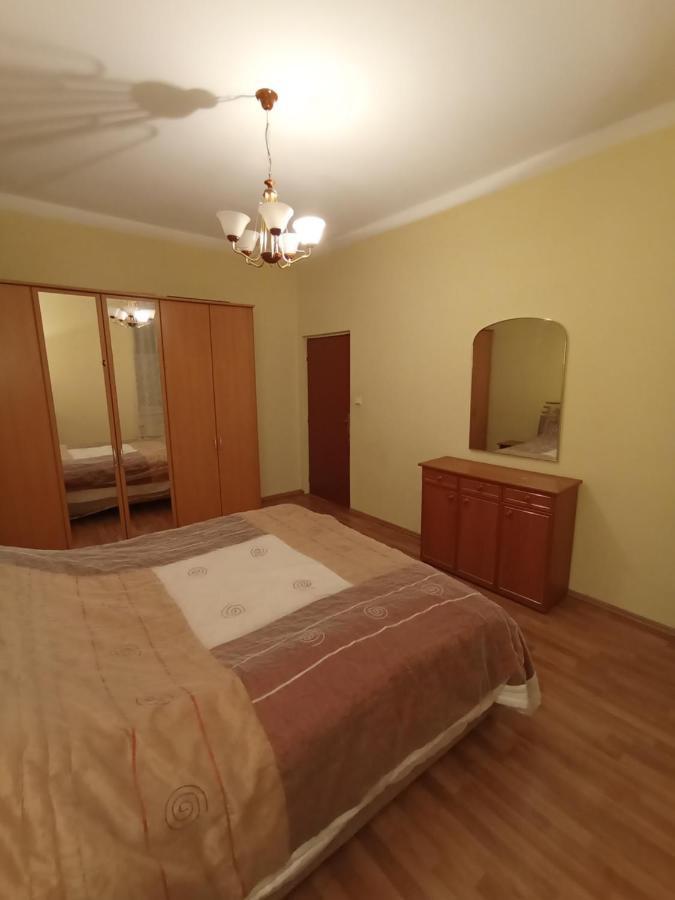 Apartments Captain Flint Praga Esterno foto