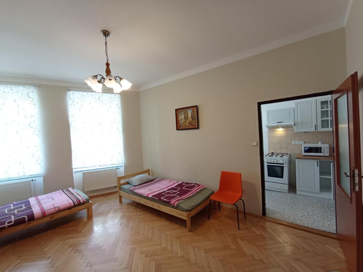 Apartments Captain Flint Praga Esterno foto