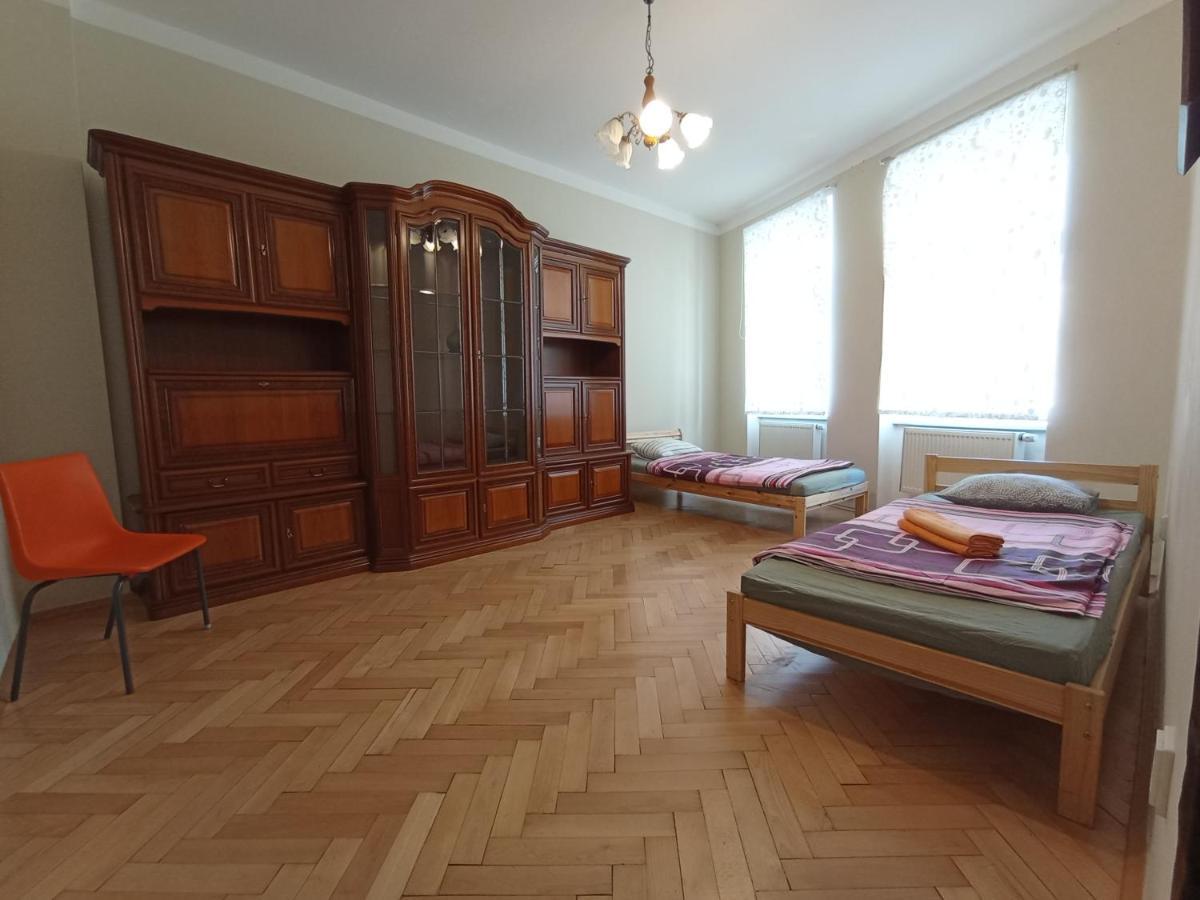 Apartments Captain Flint Praga Esterno foto
